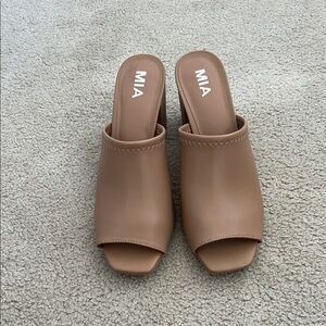 MIA Tan Mules with Block Heel and Open Toe Design